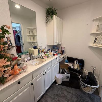 Lot 16: Bathroom Selection