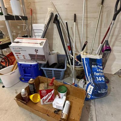 Lot 19: Garage Wall Selection