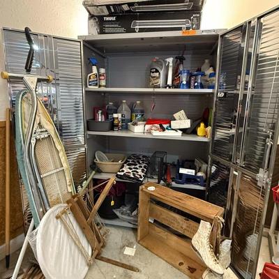 Lot 19: Garage Wall Selection