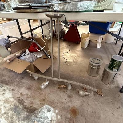 Lot 20: Garage Center Selection