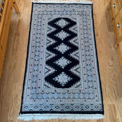 960 Handknotted Oriental Rug