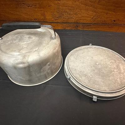 Vintage Mirro Aluminum Cake Plate And Cover and Bundt Cake Pan
