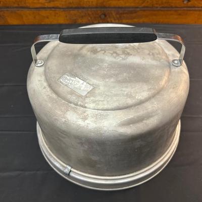 Vintage Mirro Aluminum Cake Plate And Cover and Bundt Cake Pan