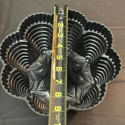 Vintage Mirro Aluminum Cake Plate And Cover and Bundt Cake Pan