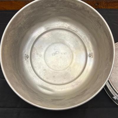 Vintage Mirro Aluminum Cake Plate And Cover and Bundt Cake Pan