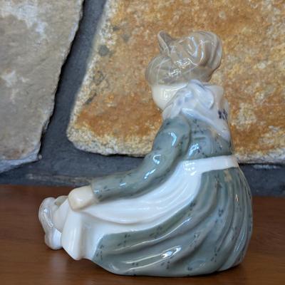 Royal Copenhagen Denmark Figurine "Fano Girl" (FR)