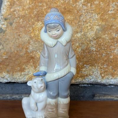 Lladro Eskimo Boy With Pet Polar Bear Figurine (FR)