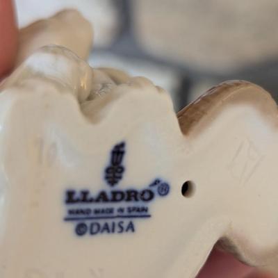 Lladro Eskimo Boy With Pet Polar Bear Figurine (FR)