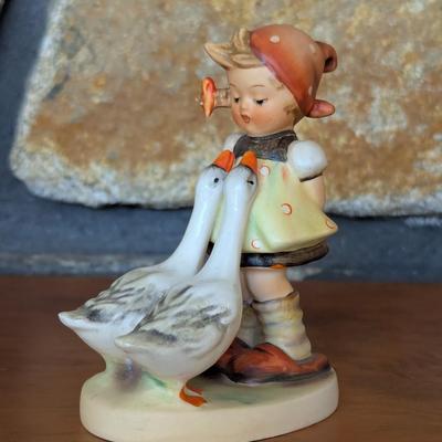Hummel Figurine Goose Girl Western Germany (FR)