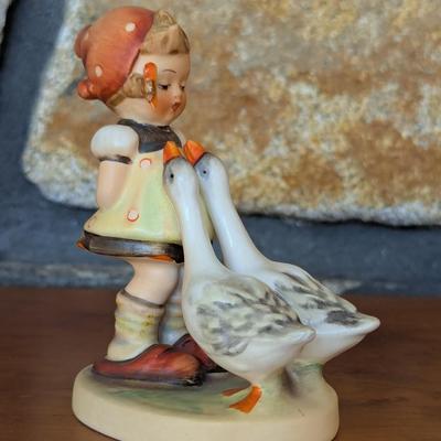 Hummel Figurine Goose Girl Western Germany (FR)