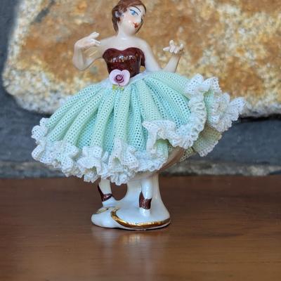 Dresden Porcelain Lace Weave Ballerina Figurine (FR)