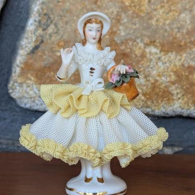 Dresden Porcelain Lace Weave Figurine (FR)