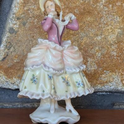 Karl Ens Porcelain Figurine Hand Painted & Marked (FR)