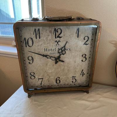 BOXED CLOCK WITH HANDLE AND BRASS PORTHOLE MIRROR