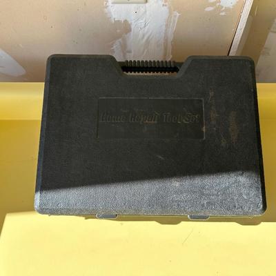 HOME REPAIR TOOL SET