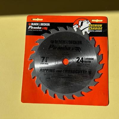 GRIP-TITE SUPER SOCKETS, NEW 7 1/4 SAW BLADE AND NEW 3 PC PLIER SET