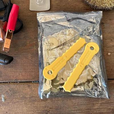 CORDLESS DRILL AND A VARIETY OF USEFUL ITEMS