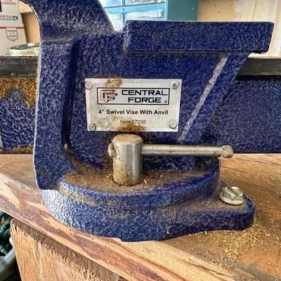 4" SWIVEL BENCH VISE WITH ANVIL