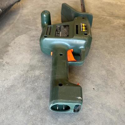 ELECTRIC LEAF BLOWER AND HEDGE TRIMMERS