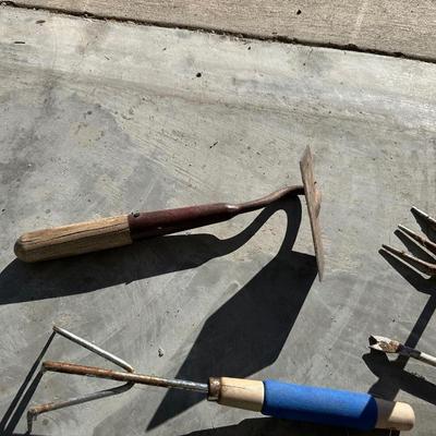 GARDEN AND YARD HAND TOOLS
