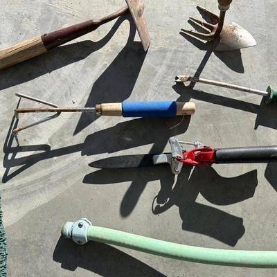 GARDEN AND YARD HAND TOOLS
