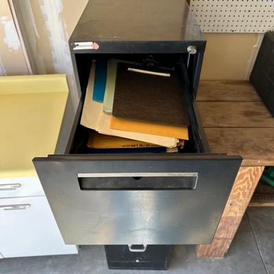 TWO 2 DRAWER METAL FILING CABINETS WITH HOME IMPROVEMENT BOOKS