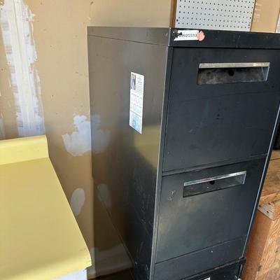 TWO 2 DRAWER METAL FILING CABINETS WITH HOME IMPROVEMENT BOOKS