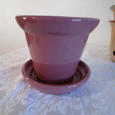 2 plastic self-watering pots, 1 ceramic pot with saucer