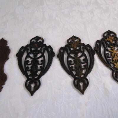 4 Black antique escutcheons and keyhole cover