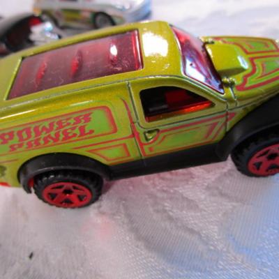 5 Hot Wheels cars