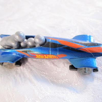 5 Hot Wheels cars
