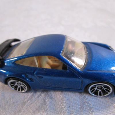 5 Hot Wheels cars