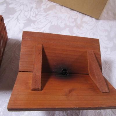 Small log house incense burner