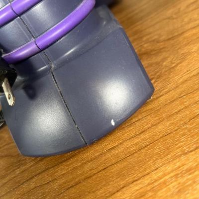 LOT 2A: 1995 Nickelodeon Blast Box AM/FM Radio Cassette Player (Works)