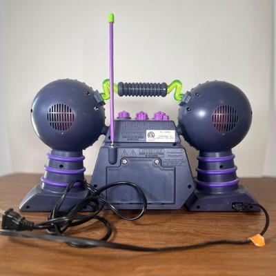 LOT 2A: 1995 Nickelodeon Blast Box AM/FM Radio Cassette Player (Works)