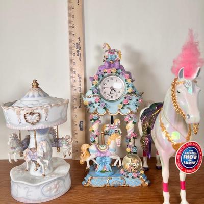 LOT 5B: Ringling Bros Circus Pony, 2002 Decorative Clock & Carousel Windup “Michelle”