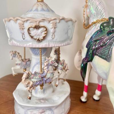 LOT 5B: Ringling Bros Circus Pony, 2002 Decorative Clock & Carousel Windup “Michelle”