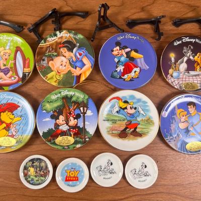 LOT 10B: Disney Plates - Animated Classics Dumbo, Groller 25th Anniversary WDW "A Magical Time in a Magical Place!",...