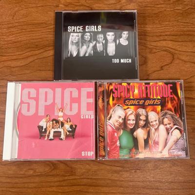 LOT 21B: Spice Girls Collection - 1998 Galoob Toys Dolls in Box - Geri Halliwell Ginger Spice it Up, 4 On Tour Dolls (Mel B, Geri,...