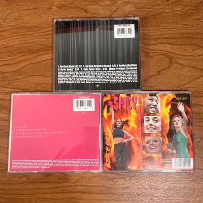 LOT 21B: Spice Girls Collection - 1998 Galoob Toys Dolls in Box - Geri Halliwell Ginger Spice it Up, 4 On Tour Dolls (Mel B, Geri,...