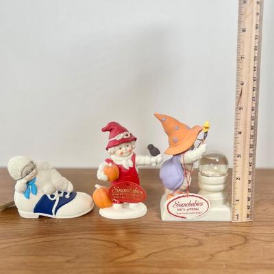 LOT 24B: Department 56 Snowbabies - 2005 "Bobby Soxer," Let's Pretend "Your Future Looks Bright," 2003 Babies on...