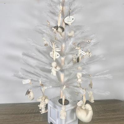 LOT 38B: LOT 38B: Department 56 Snowbabies Display Tree w/ Variety of Snowbaby Ornaments