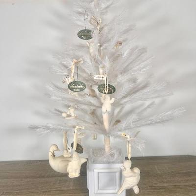 LOT 38B: LOT 38B: Department 56 Snowbabies Display Tree w/ Variety of Snowbaby Ornaments