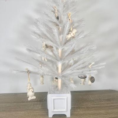 LOT 38B: LOT 38B: Department 56 Snowbabies Display Tree w/ Variety of Snowbaby Ornaments