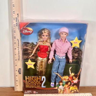 LOT 39B: 2007 Mattel Disney High School Musical & High School Musical 2 Couples 2-Pack Doll Sets