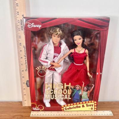 LOT 39B: 2007 Mattel Disney High School Musical & High School Musical 2 Couples 2-Pack Doll Sets