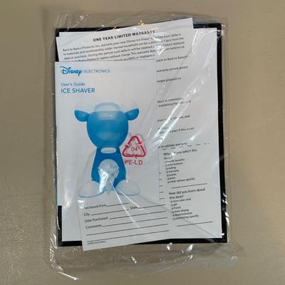 LOT 42 B: NIP 2005 Disney Ice Shaver