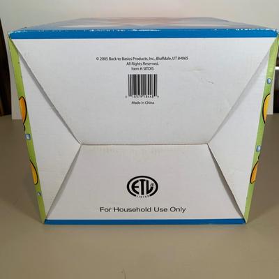 LOT 42 B: NIP 2005 Disney Ice Shaver