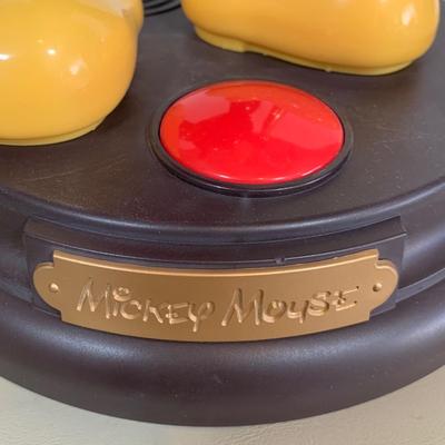 LOT 51 A: Disney's Mickey Mouse Animated Talking Lamp