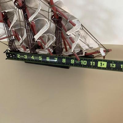 LOT 52 A: Model Ships "Constitution" & "Cutty Sark"